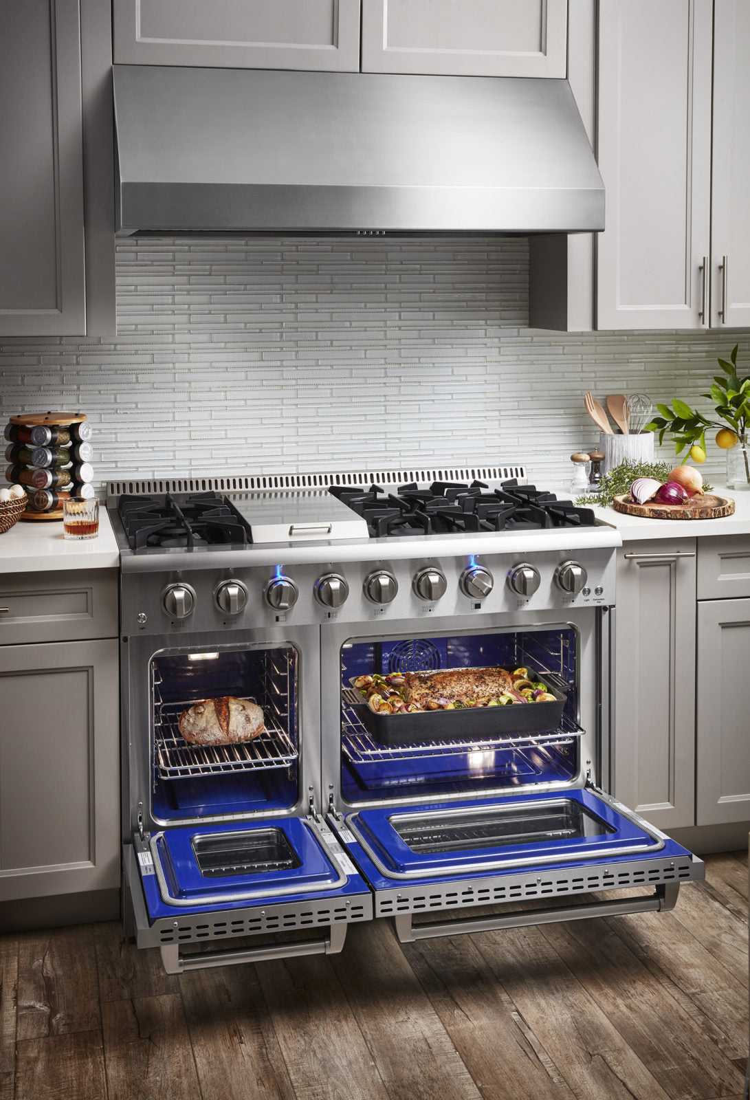 Thor Kitchen 48-Inch 6.7 cu. ft. Dual Fuel Range in Stainless Steel HRD4803U