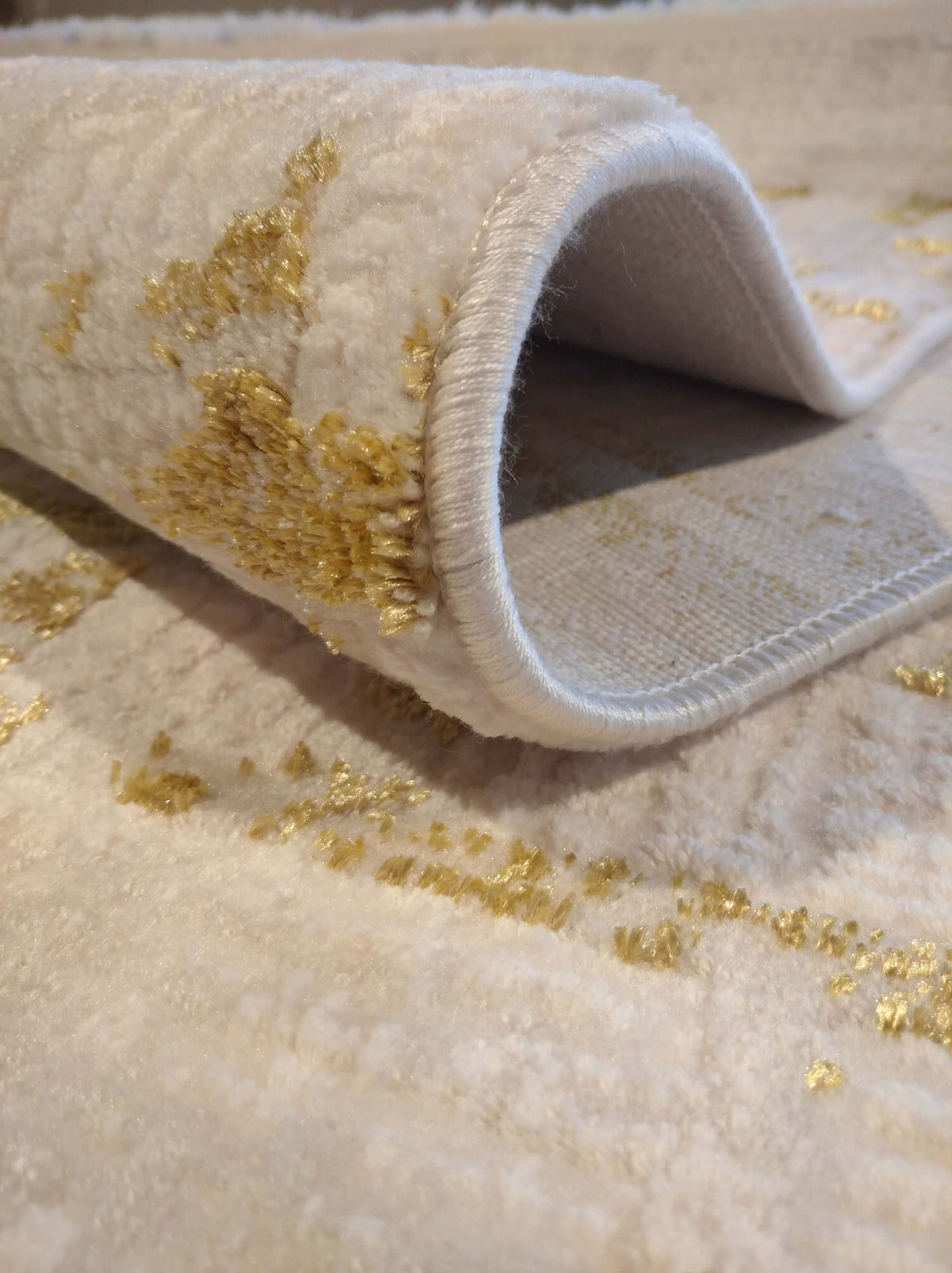 Whiteline Modern Living Linda Rug - RU1914F - MyBBQDirect