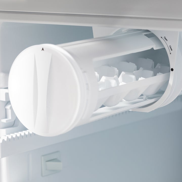 ZLINE 36 in. 22.5 cu. ft Built-in French Door Refrigerator with Ice Maker in Fingerprint Resistant Stainless Steel (RFM-36)