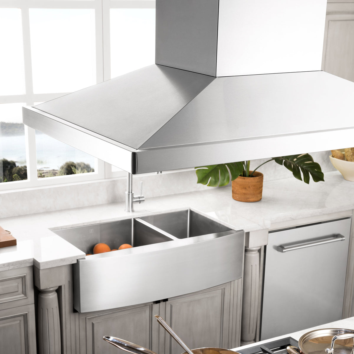 ZLINE Island Mount Range Hood in Stainless Steel with Built-in ZLINE CrownSound Bluetooth Speakers (GL2iCRN-BT) - MyBBQDirect
