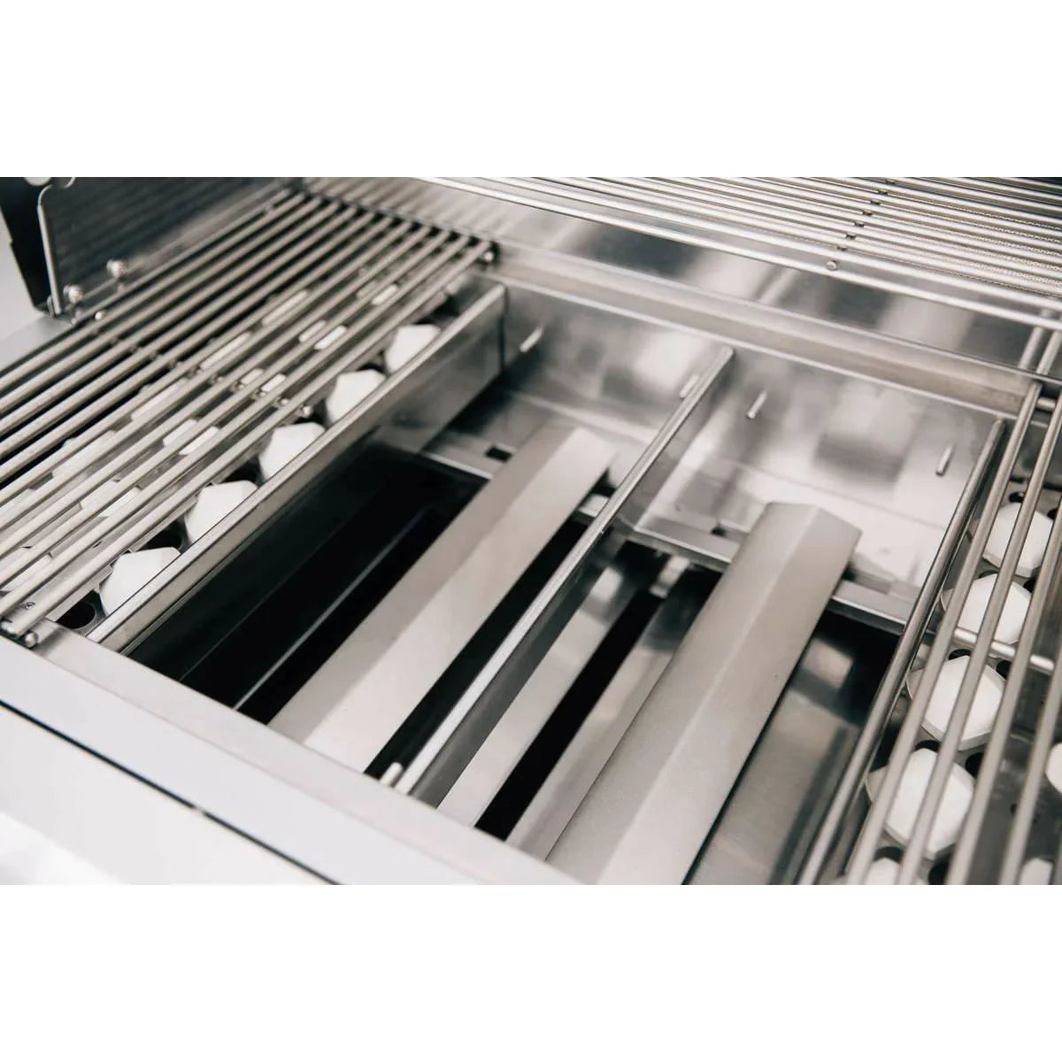 Summerset Sizzler Pro Series 32" Built-in Grill Natural Gas or Liquid Propane - SIZPRO32 - MyBBQDirect