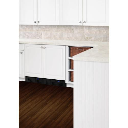 Summit 18" 8 lb. Drain-Free Icemaker ADA Compliant - BIM18IFADA - MyBBQDirect
