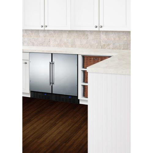 Summit 18" 8 lb. Drain-Free Icemaker ADA Compliant - BIM18SSADA - MyBBQDirect