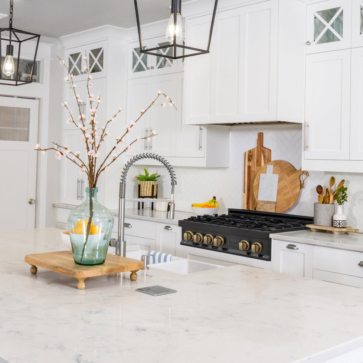 ZLINE Autograph Edition 36 in. Porcelain Rangetop with 6 Gas Burners in Black Stainless Steel and Accent Options (RTBZ-36) - MyBBQDirect