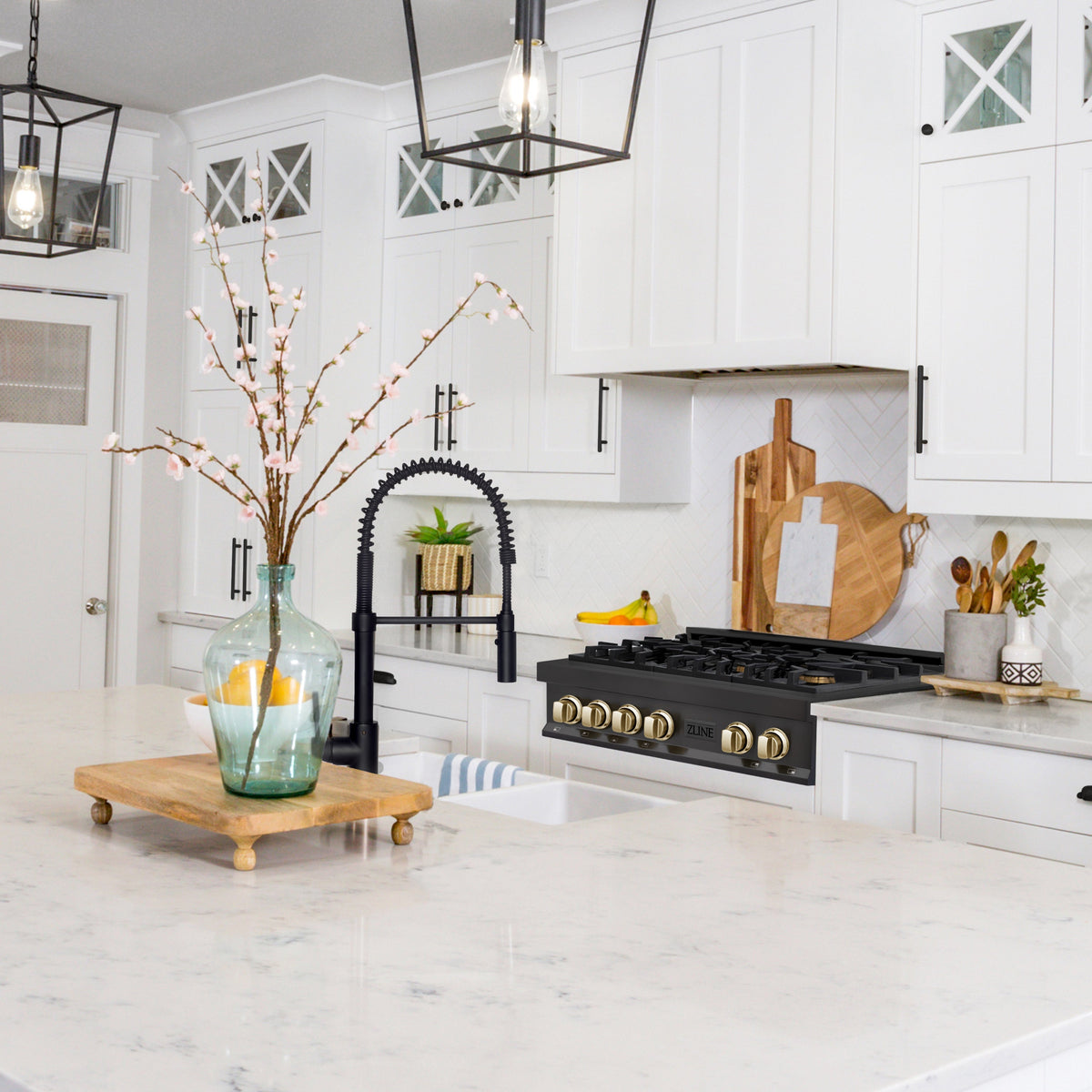ZLINE Autograph Edition 36 in. Porcelain Rangetop with 6 Gas Burners in Black Stainless Steel and Accent Options (RTBZ-36) - MyBBQDirect