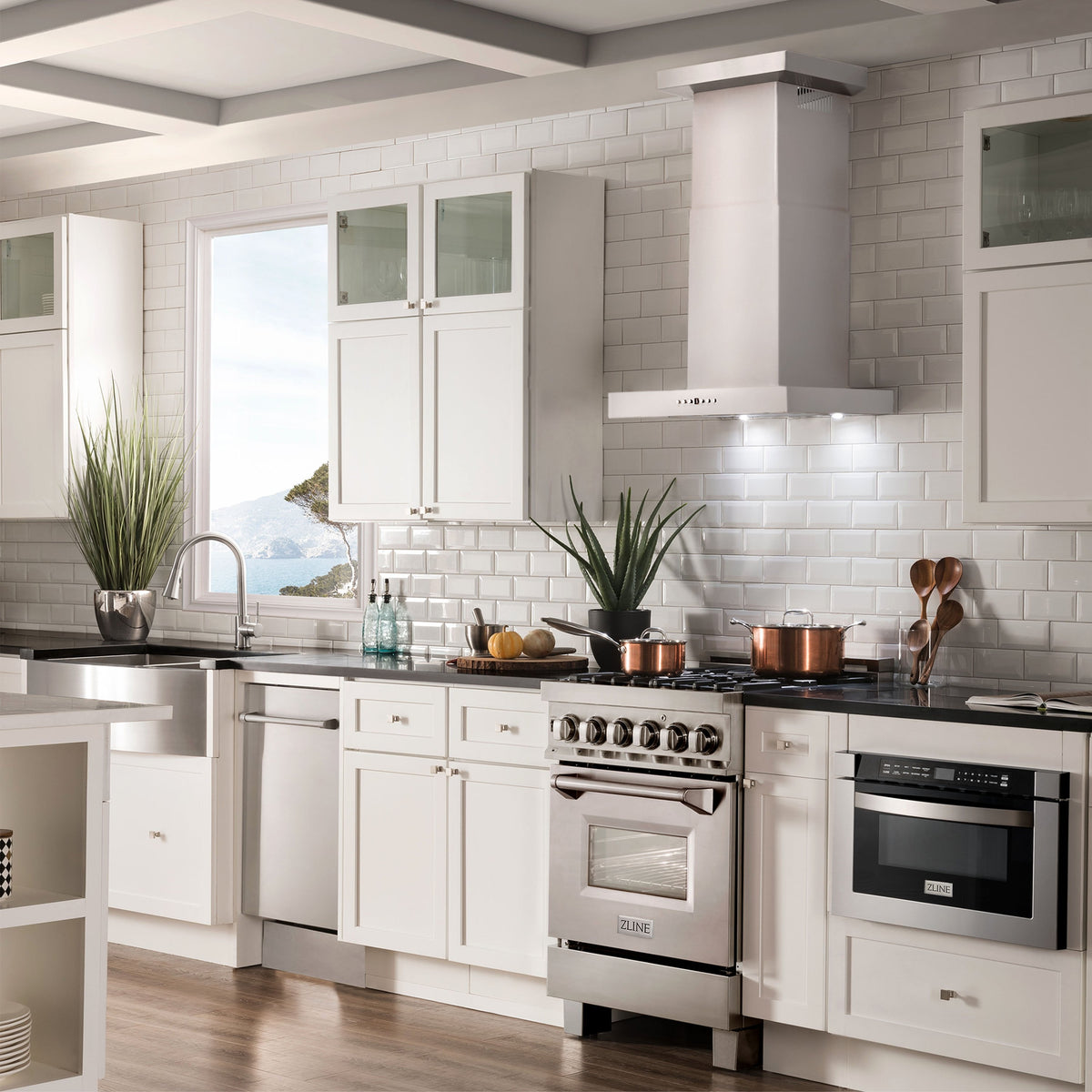 ZLINE Convertible Vent Wall Mount Range Hood in Stainless Steel with Crown Molding (KECRN) - MyBBQDirect