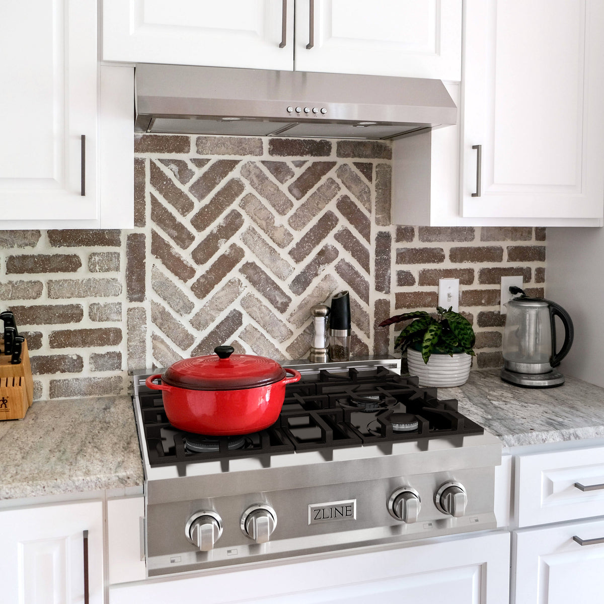 ZLINE 30 in. Porcelain Gas Stovetop with 4 Gas Burners (RT30) Available with Brass Burners - MyBBQDirect