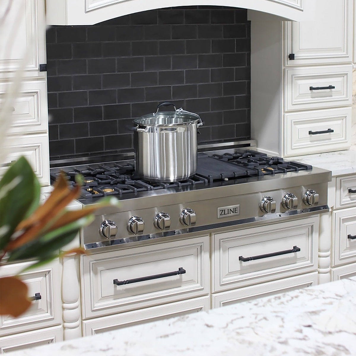 ZLINE 48 in. Porcelain Gas Stovetop with 7 Gas Burners and Griddle (RT48) Available with Brass Burners - MyBBQDirect