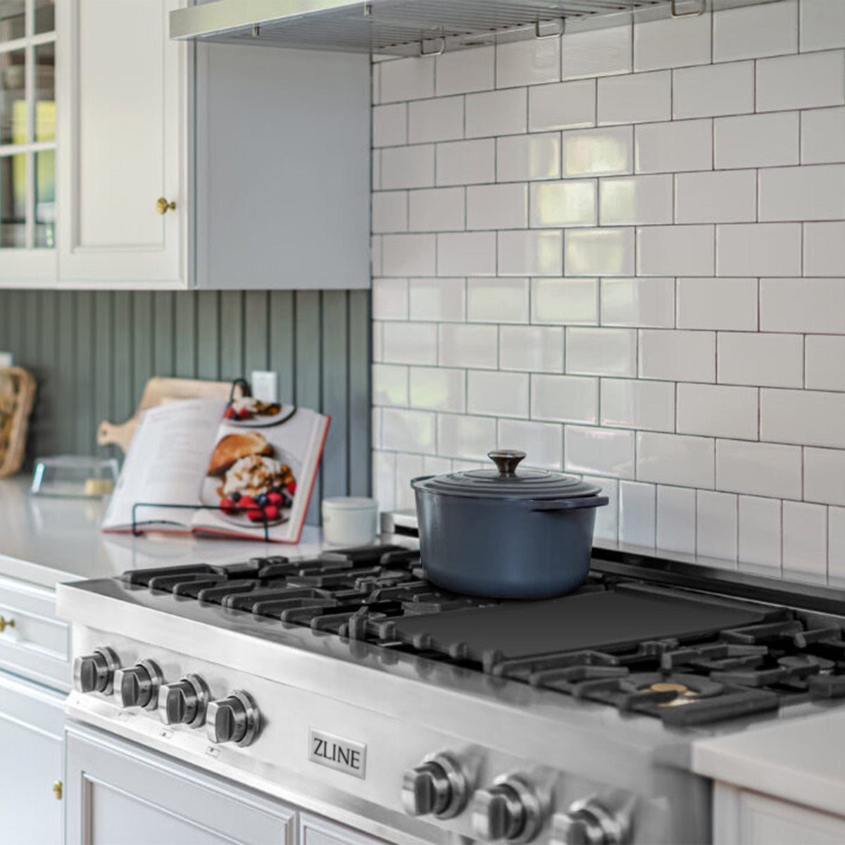 ZLINE 48 in. Porcelain Gas Stovetop with 7 Gas Burners and Griddle (RT48) Available with Brass Burners - MyBBQDirect