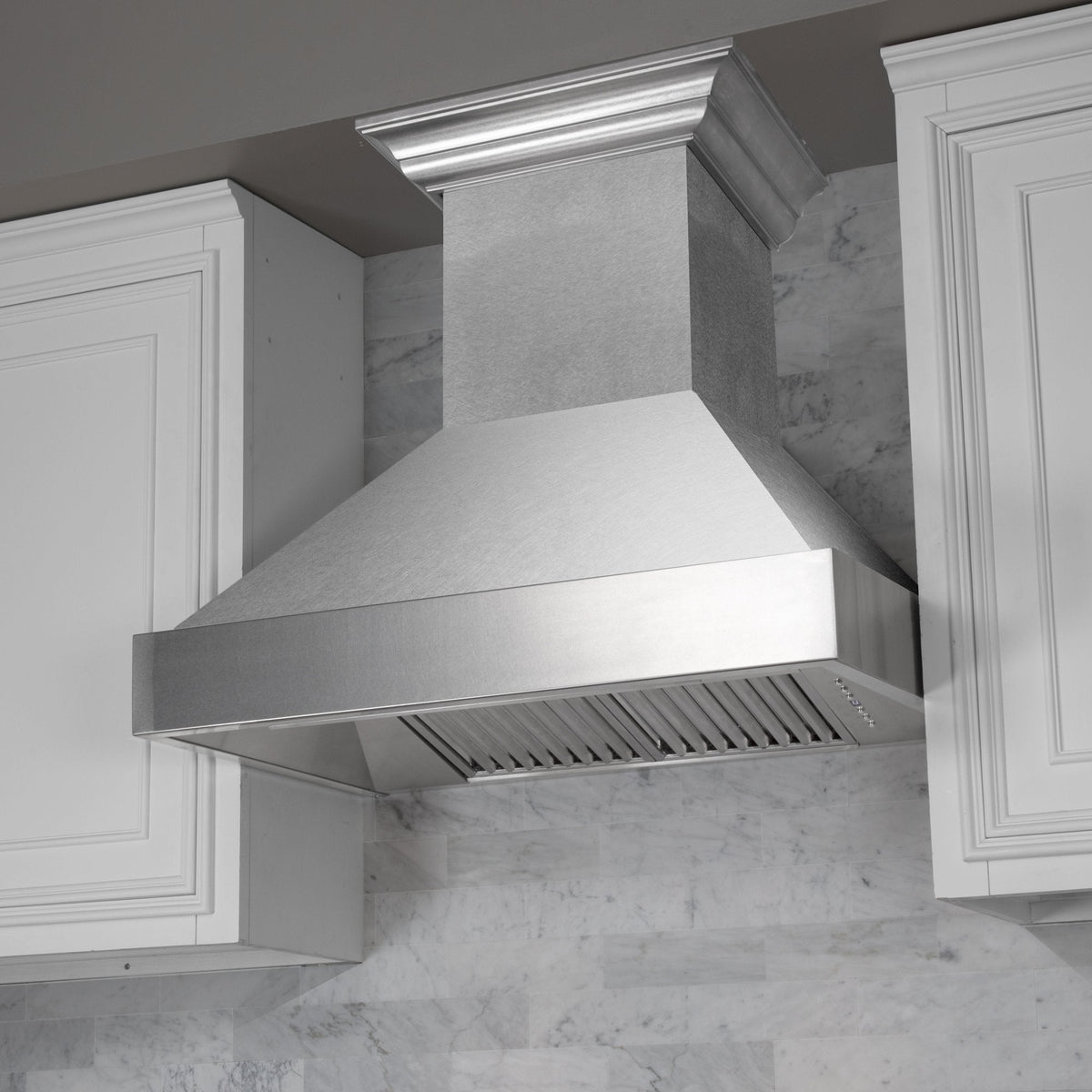 ZLINE Fingerprint Resistant Stainless Steel Range Hood with Fingerprint Resistant Shell (8654SN) - MyBBQDirect